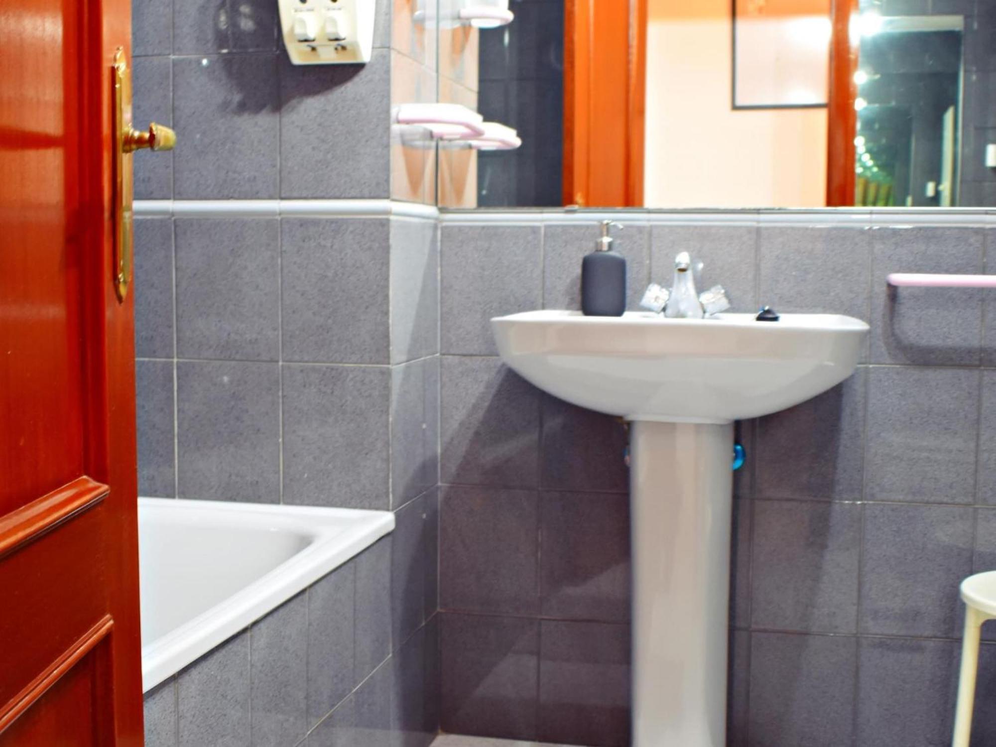 Amplio Y Luminoso Apartamento Cerca Del Centro Y La Playa Con Piscina Y Parking Privado 말라가 외부 사진